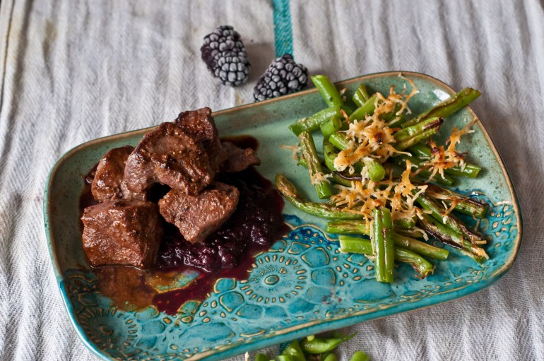 Yes, I see that these are green beans. I took this picture when we had a repeat dinner the next night.